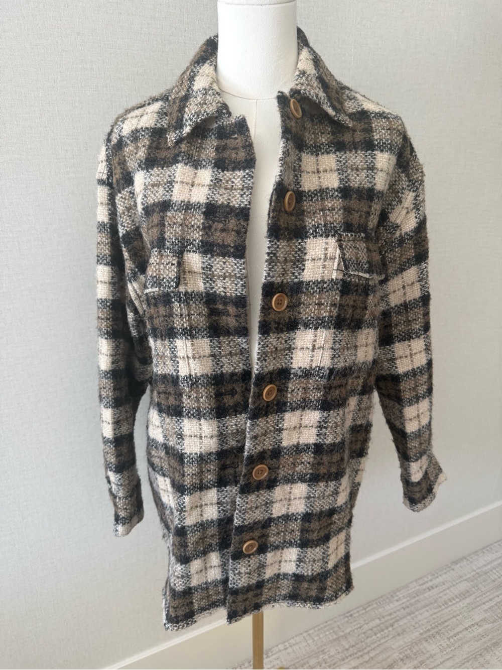 Banana Republic Plaid Button-Up Shacket in Cream, Brown & Black